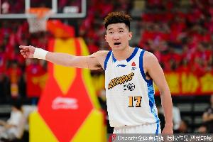 失误数>进球数！孙铭徽8中2得到4分2板3助 还有3失误3犯规